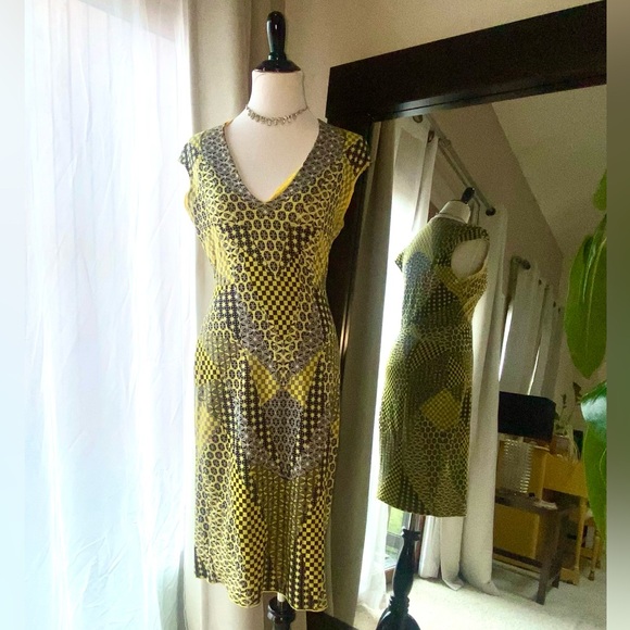 HOST PICK🌟 Alexander McQueen's Yellow Intarsia Knit Dress - Picture 1 of 11